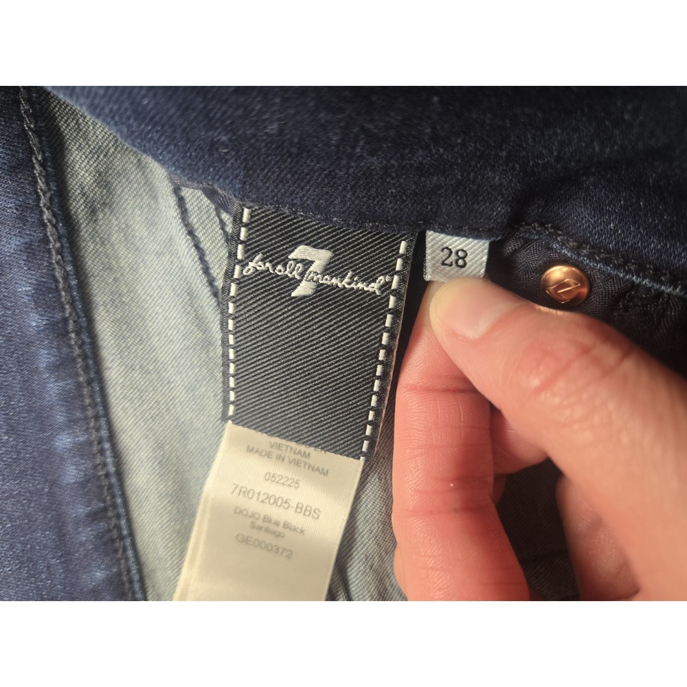 Seven for All Mankind brand bootcut jeans with a distressed, raw hem Size 28 - Picture 2 of 5